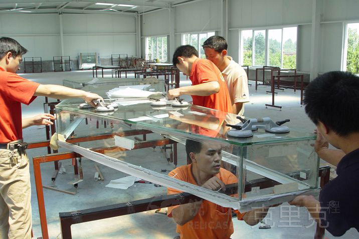 美國安克雷奇阿魯提克展示中心桌面文物展示柜制作現(xiàn)場 美國安克雷奇阿魯提克展示中心桌面文物展示柜制作現(xiàn)場