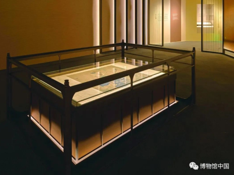 上海博物館《蓮塘乳鴨圖》展柜展覽現(xiàn)場 上海博物館《蓮塘乳鴨圖》展柜展覽現(xiàn)場