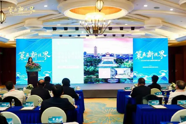 揚(yáng)州中國大運(yùn)河博物館書記、館長、研究館員鄭晶