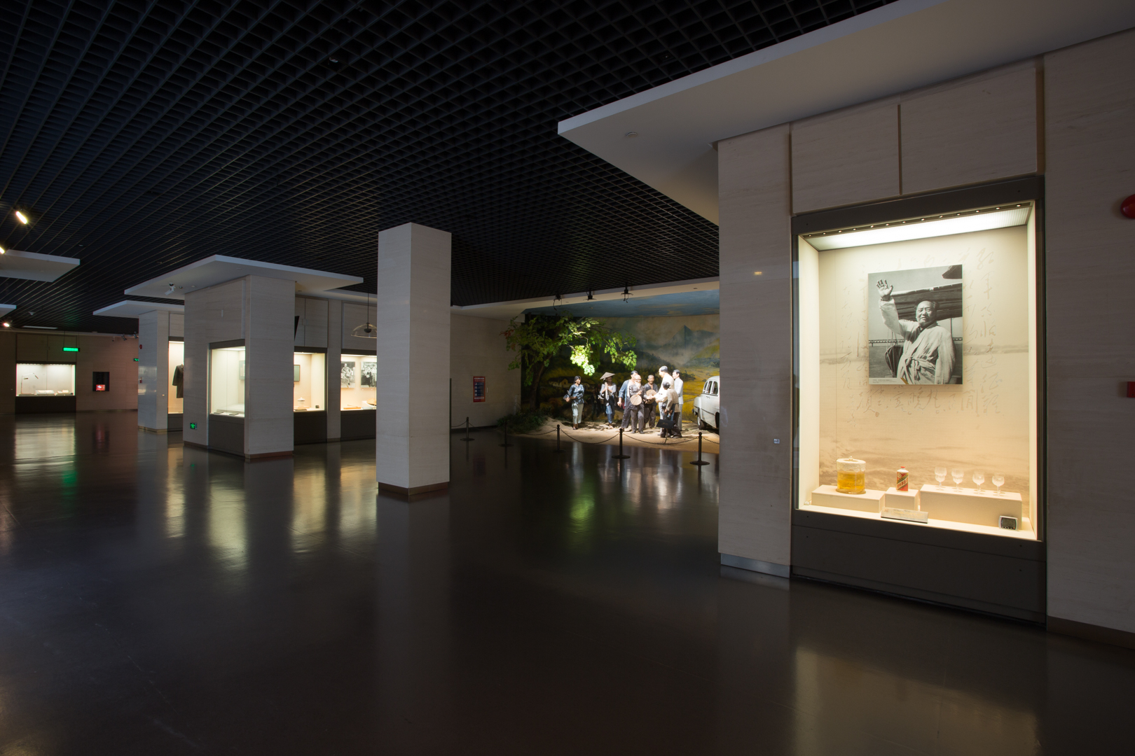 韶山毛澤東紀(jì)念館——克里克展柜 韶山毛澤東紀(jì)念館——克里克展柜